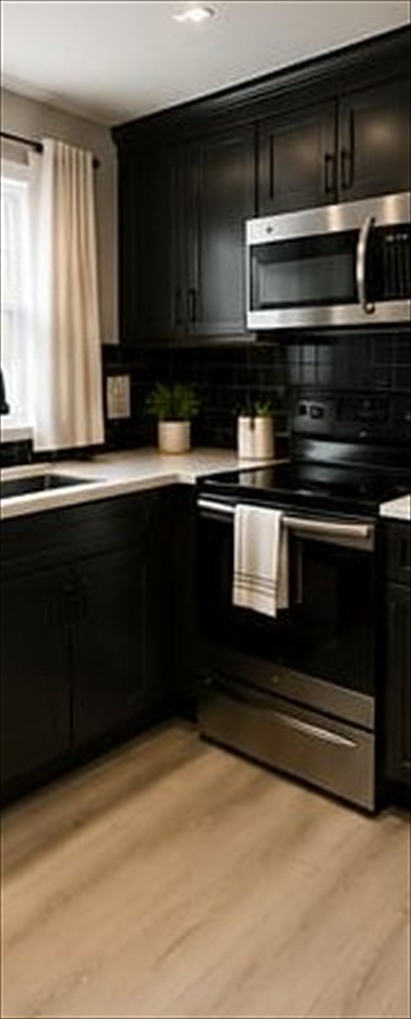 Full kitchen